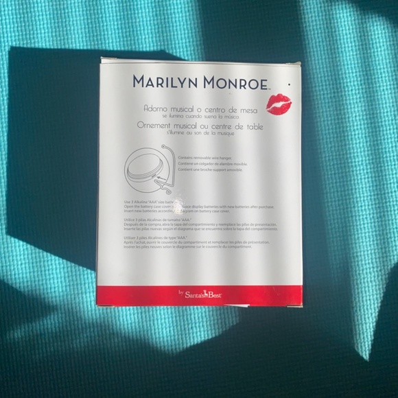 MARILYN MONROE Ornament Centrepiece Musical Light Up 2012 Collectors Decoration - Picture 8 of 9